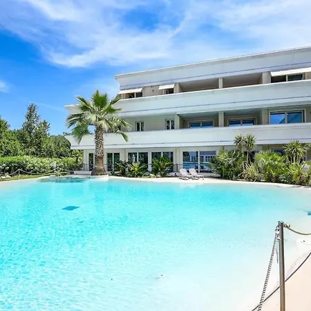 Casa Royale Al Relais Du Apartment Desenzano del Garda