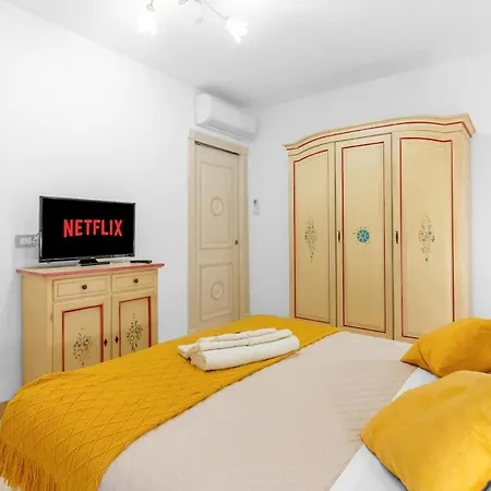 Apartment Casa Royale Al Relais Du Desenzano del Garda